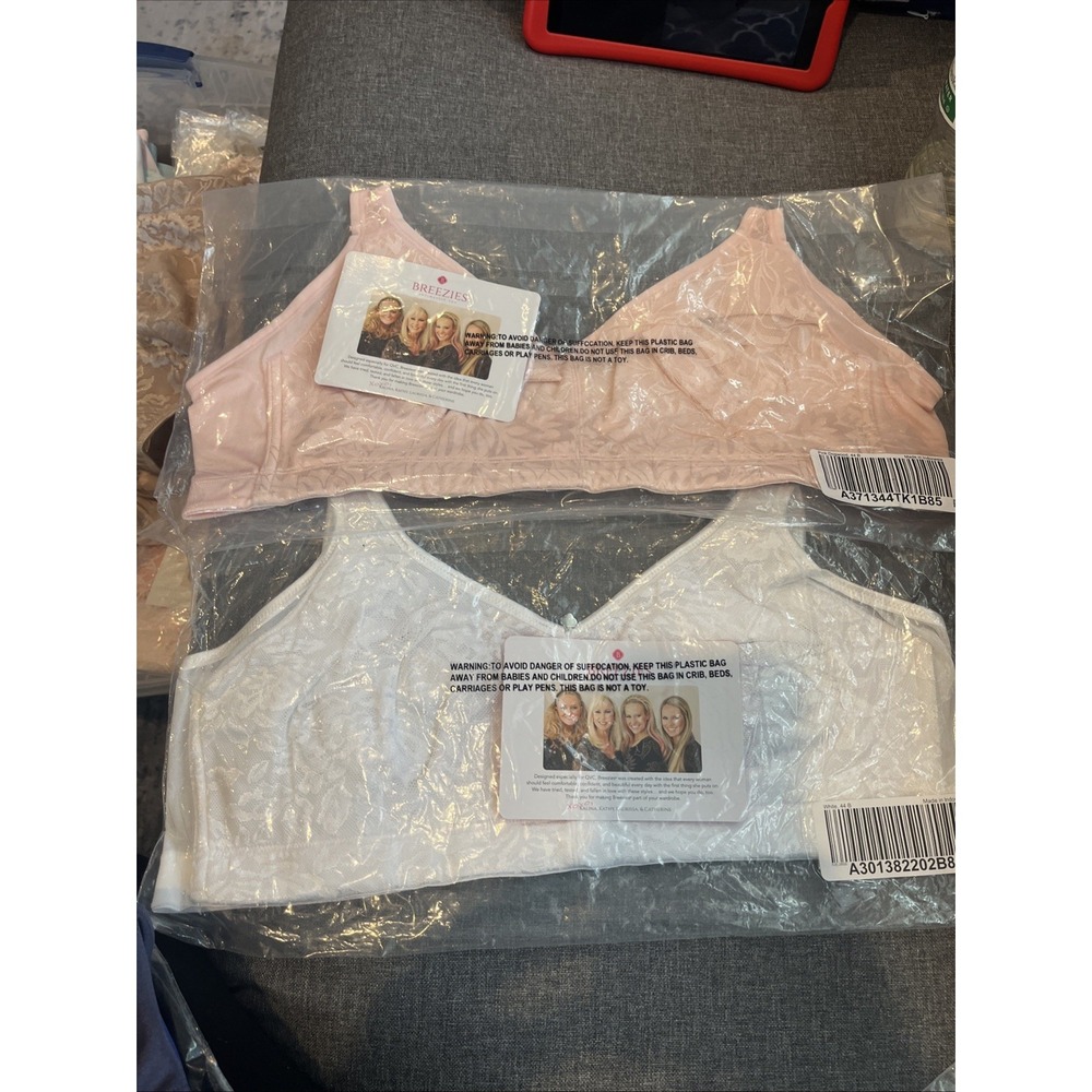 Breezies Jacquard Unlined Wirefree Support Bra Denim 44 B White , Beige A371344